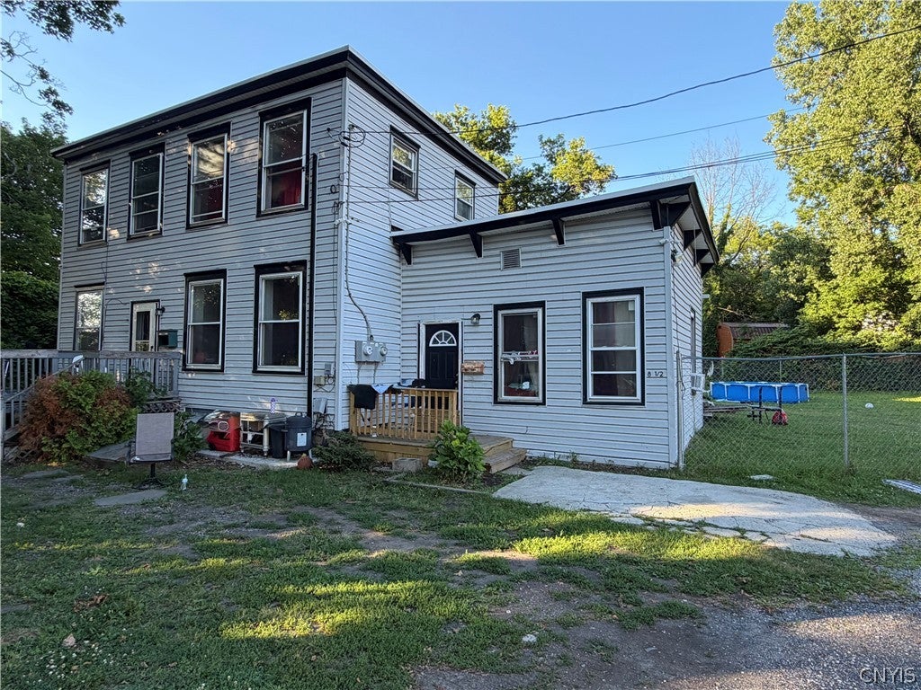 8 1/2 Noyes Street — photo