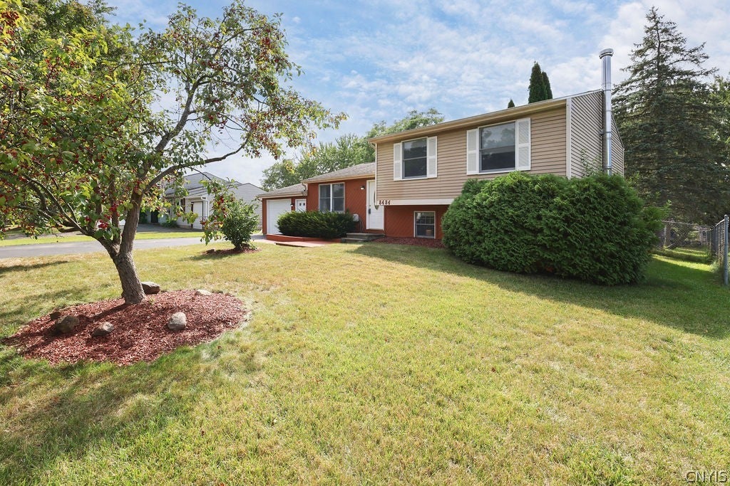 8484 Chinkapin Circle — photo