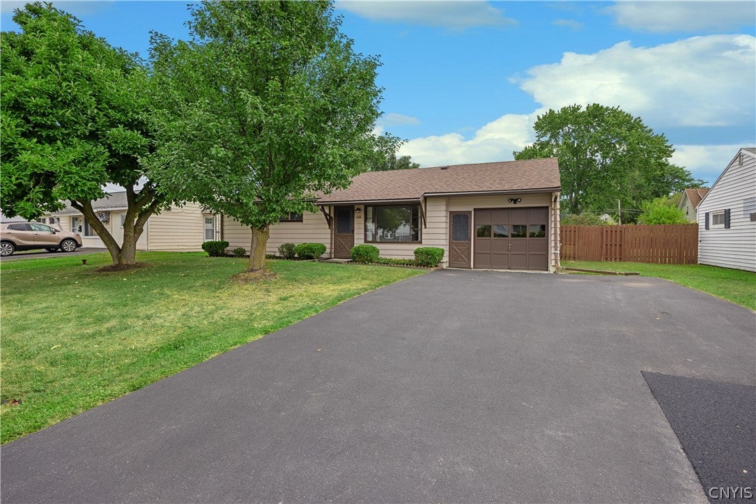 114 Pleasantview Drive — photo