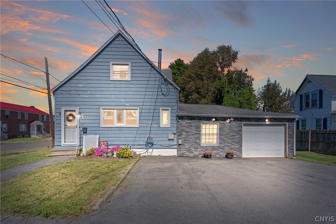 101 Ellen Street — photo