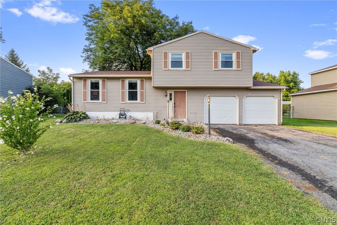 8149 Scotia Lane — photo