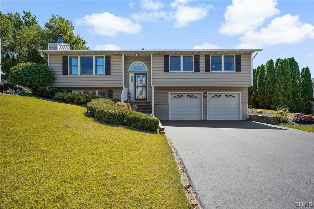 202 Chestnut Hill Drive — photo