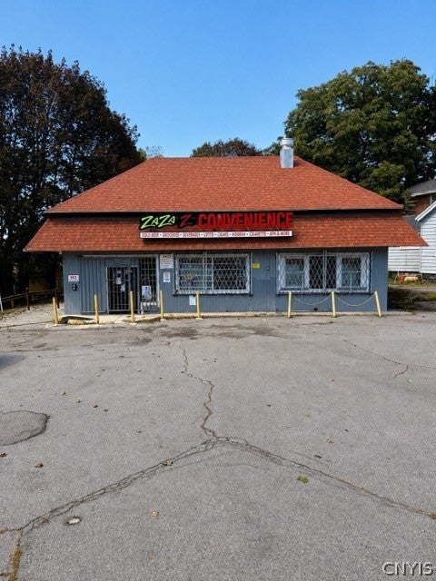 1001 Butternut Street — photo