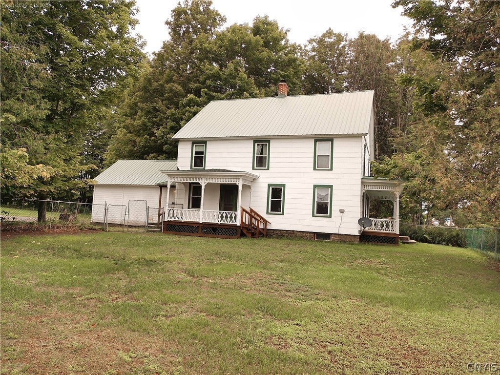 10635 Hinman Road E — photo