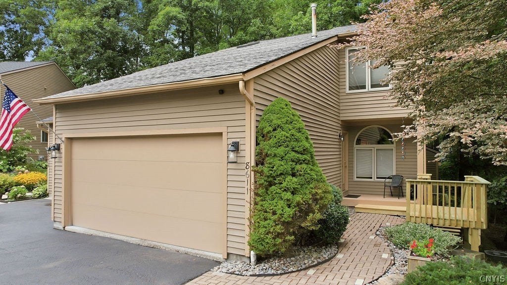 8611 Wrenwood Circle — photo