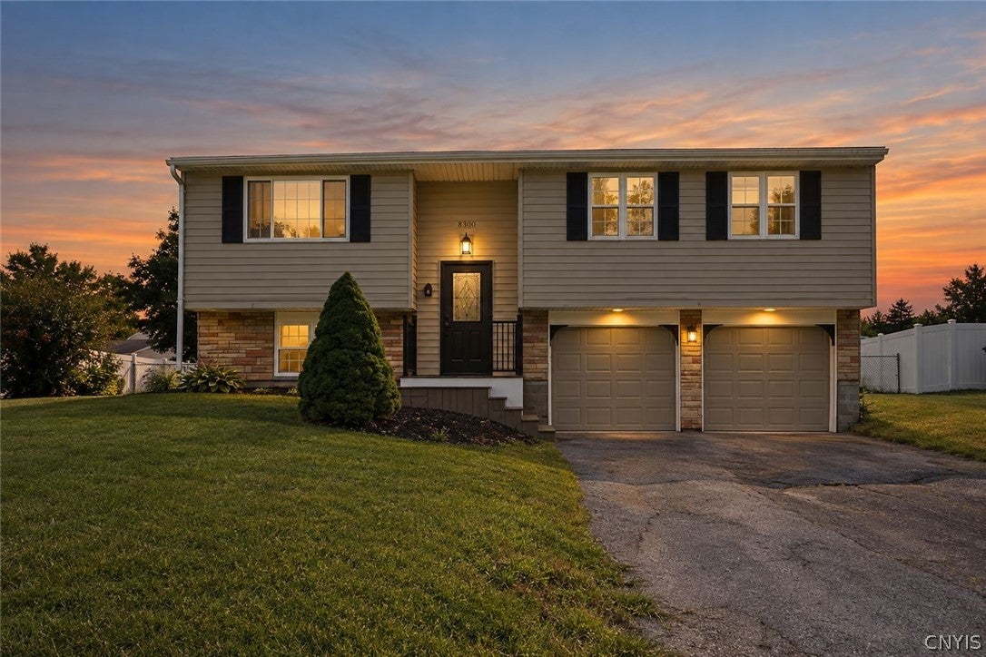 8300 Redwing Drive — photo