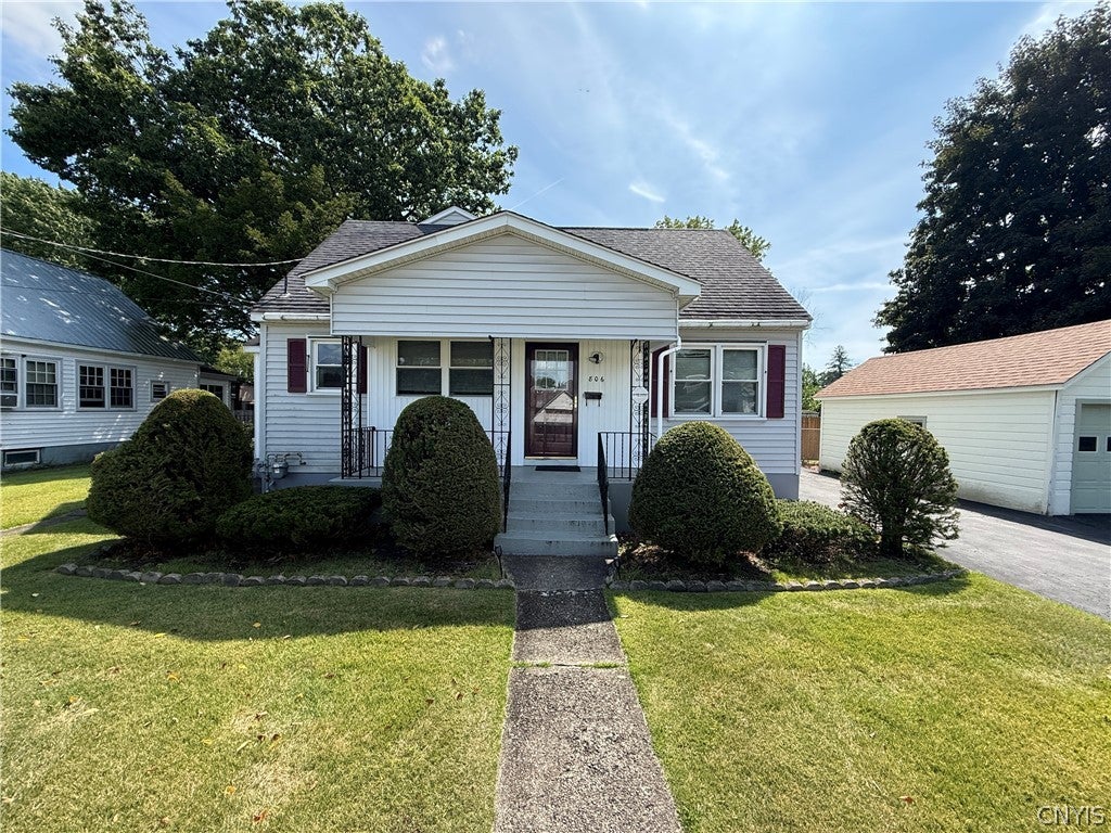 806 Belmont Street — photo