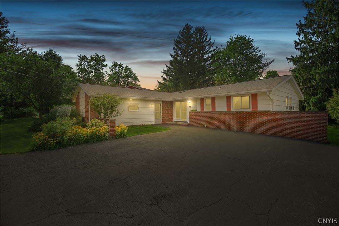 5239 Jamesville Road — photo