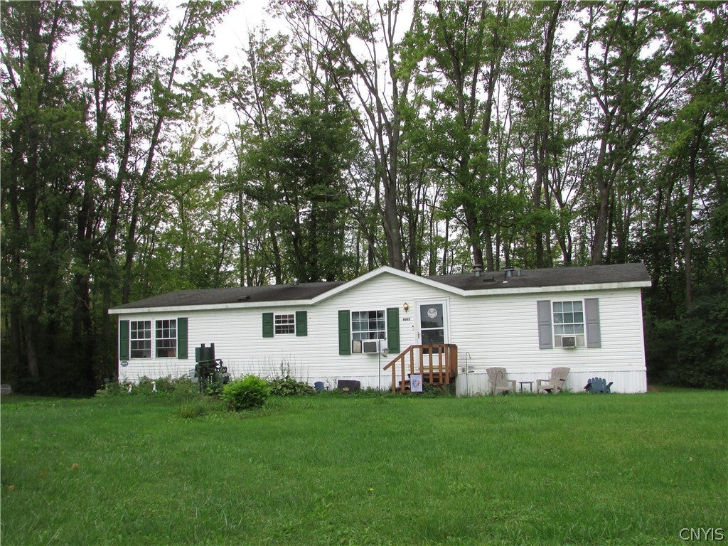 6005 Alperton Court — photo
