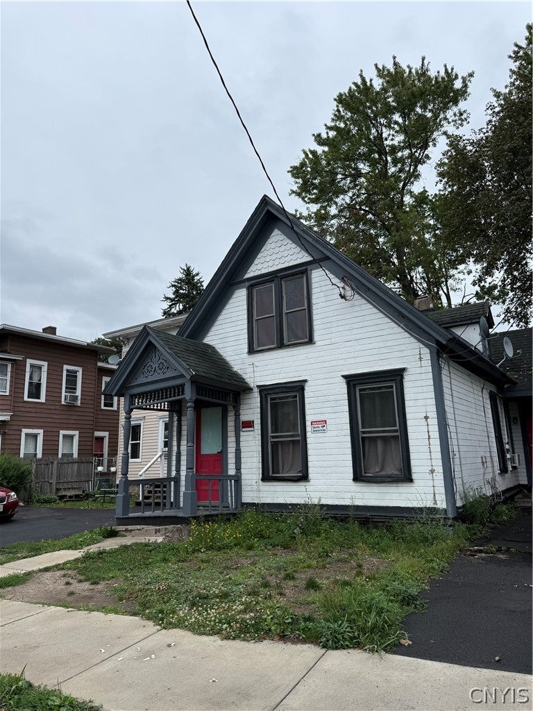 708 E Laurel Street 2 — photo