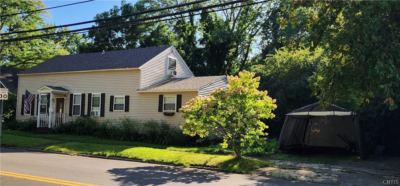 319 Main Street — photo