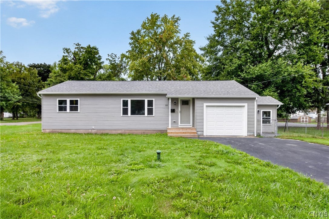 101 E Oakley Drive — photo