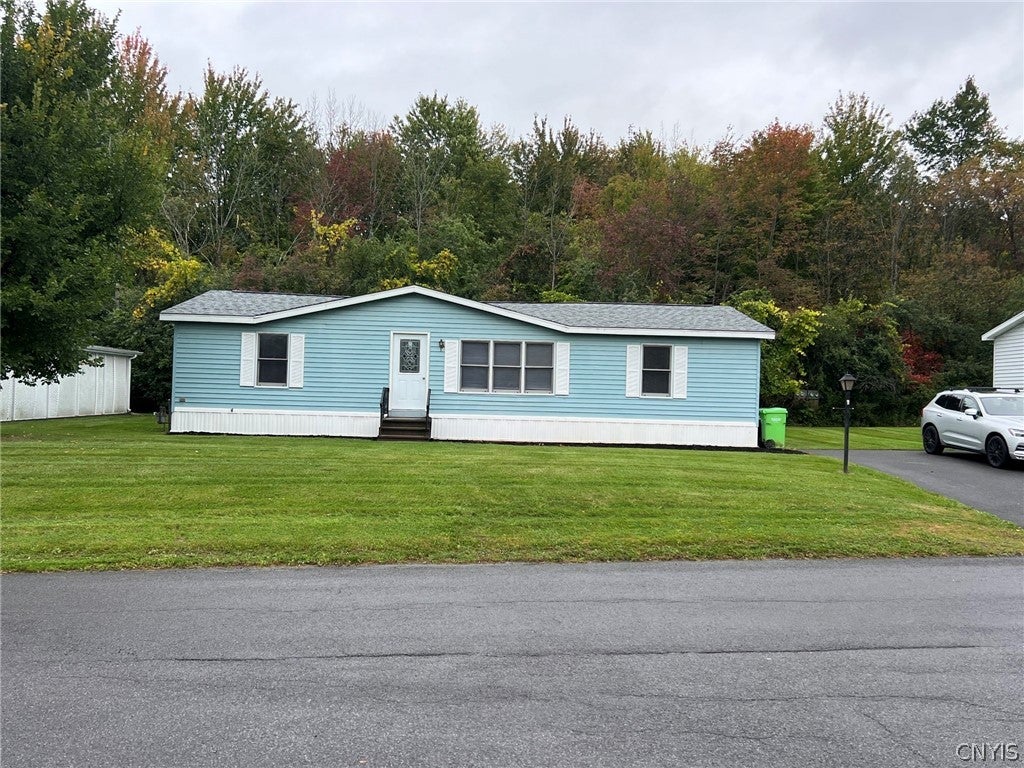 8 Applewood Blvd — photo