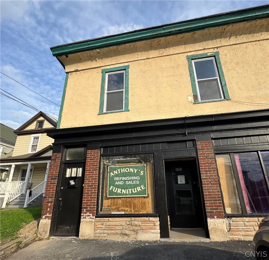 604 Court Street — photo