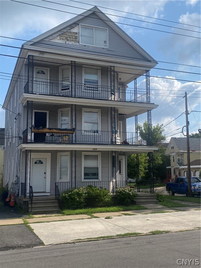 1329 Mary Street 3 1/2 — photo