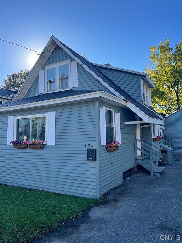 108 Edgemere Road — photo