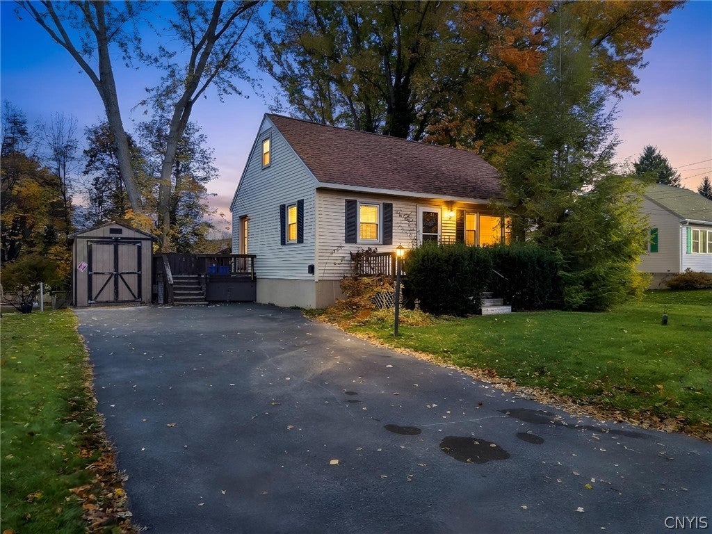 114 Maclaughlin Street — photo