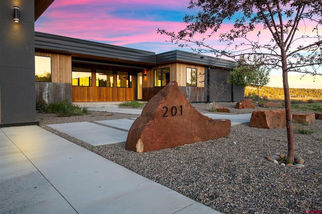 201 Cowboy Trail — photo