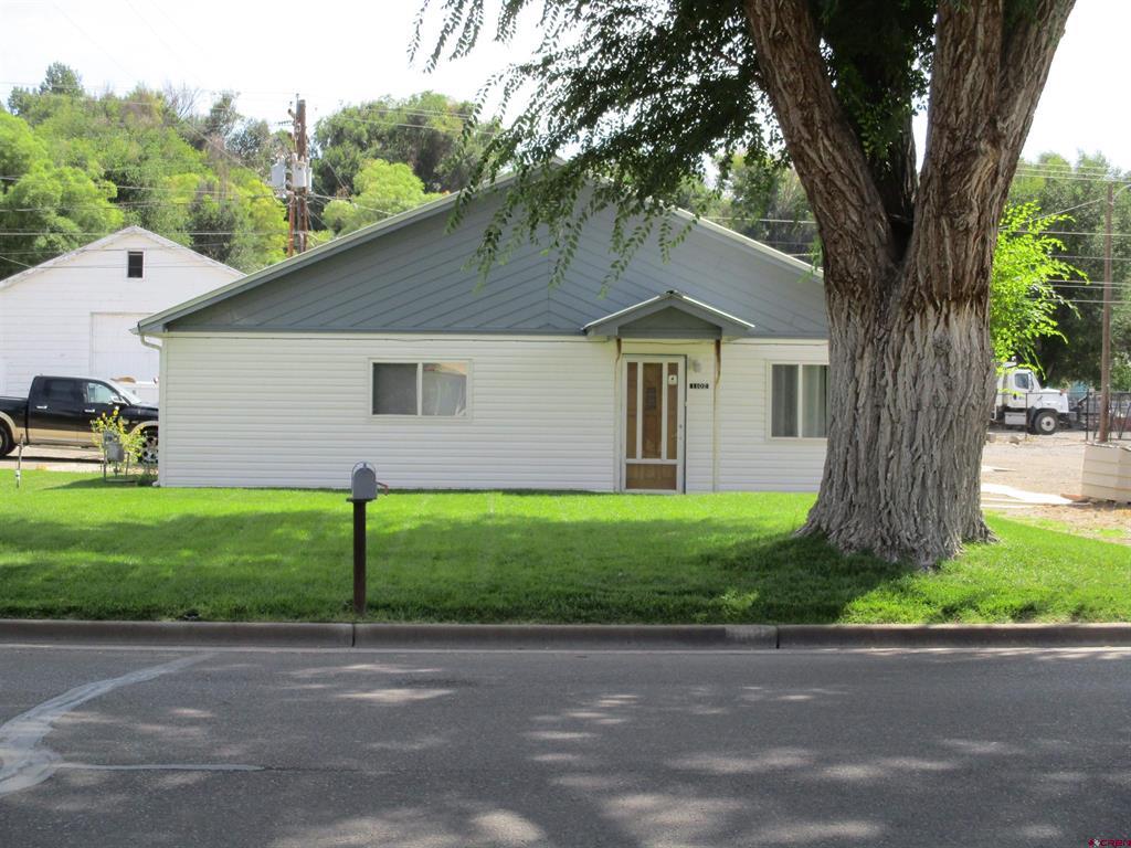 1102 Bluff Street — photo
