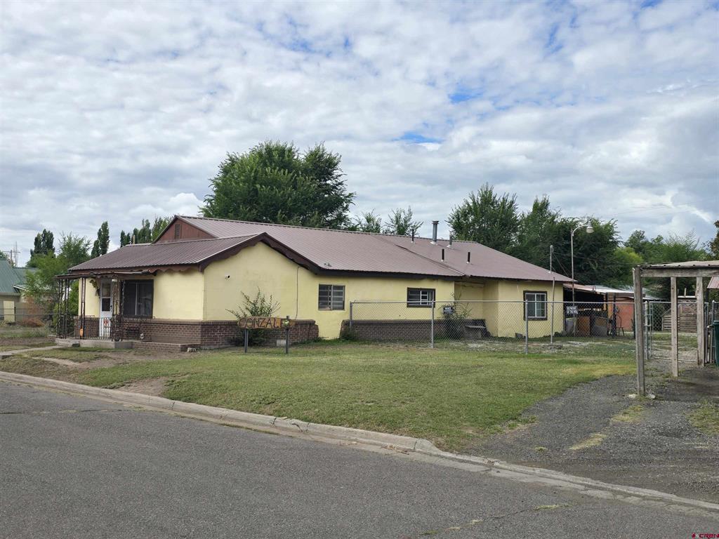 639 Madison Street — photo