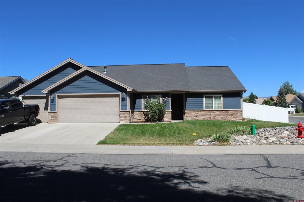 3200 Ravens Crest — photo