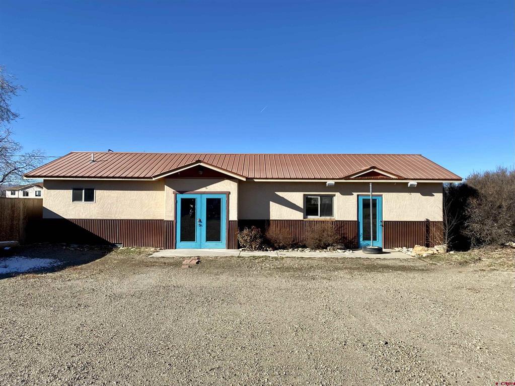 550 W Railroad — photo