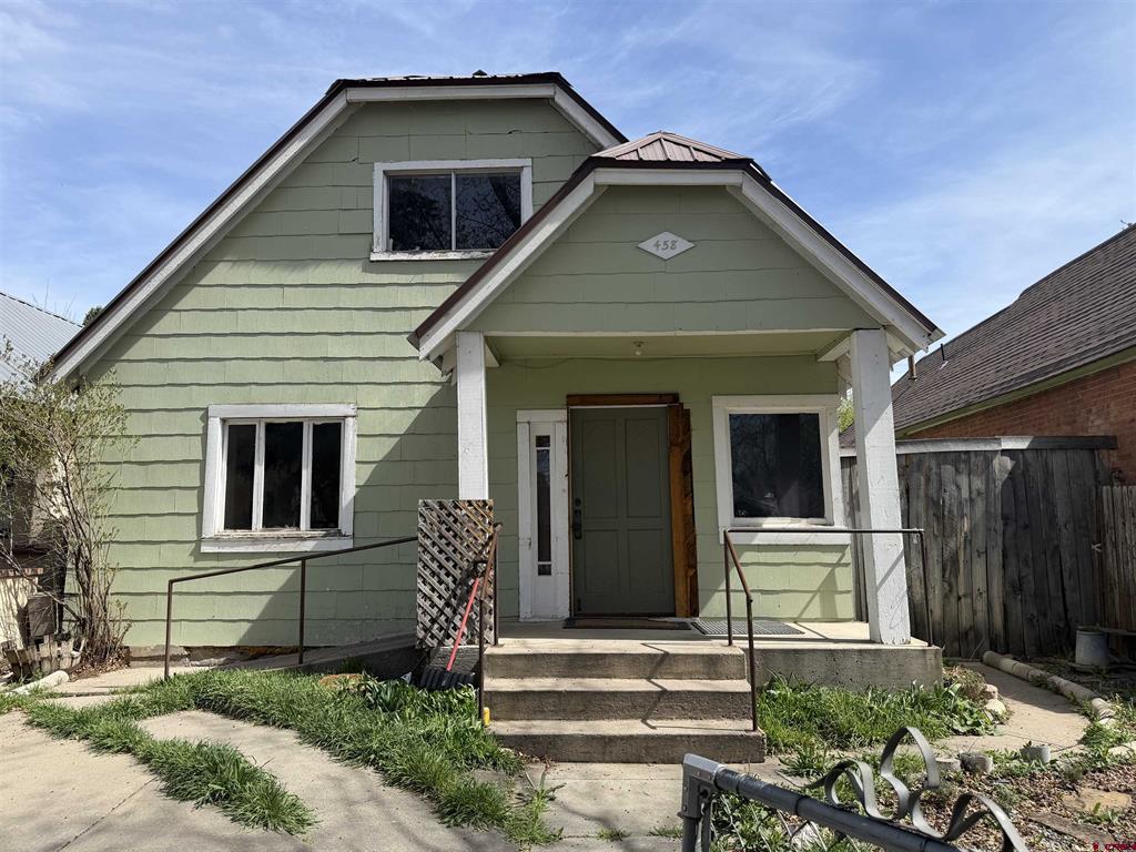 458 E 4th Avenue — photo