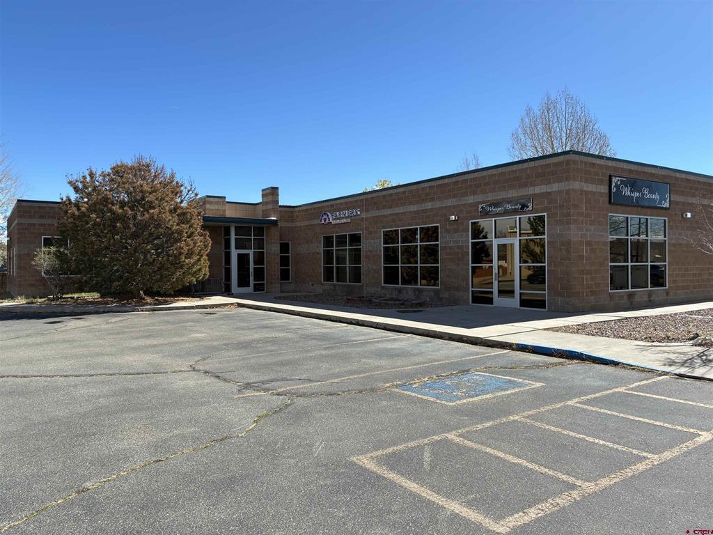 2415 Mullins Ave. — photo