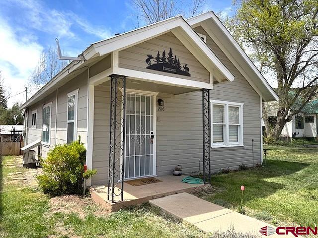 206 S 8th St — photo