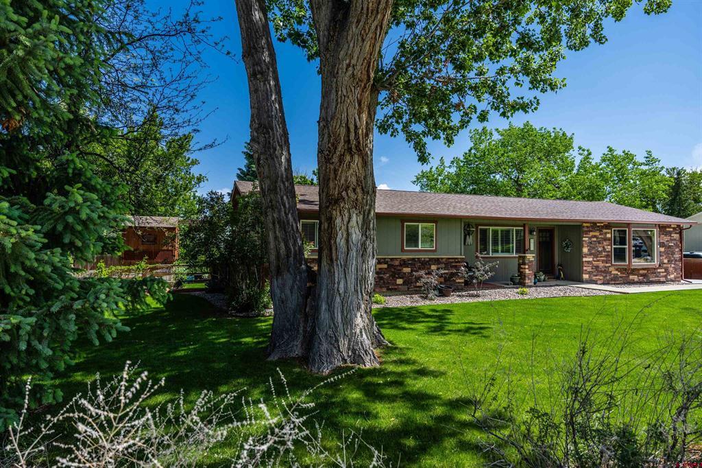 66111 Juniper Court — photo
