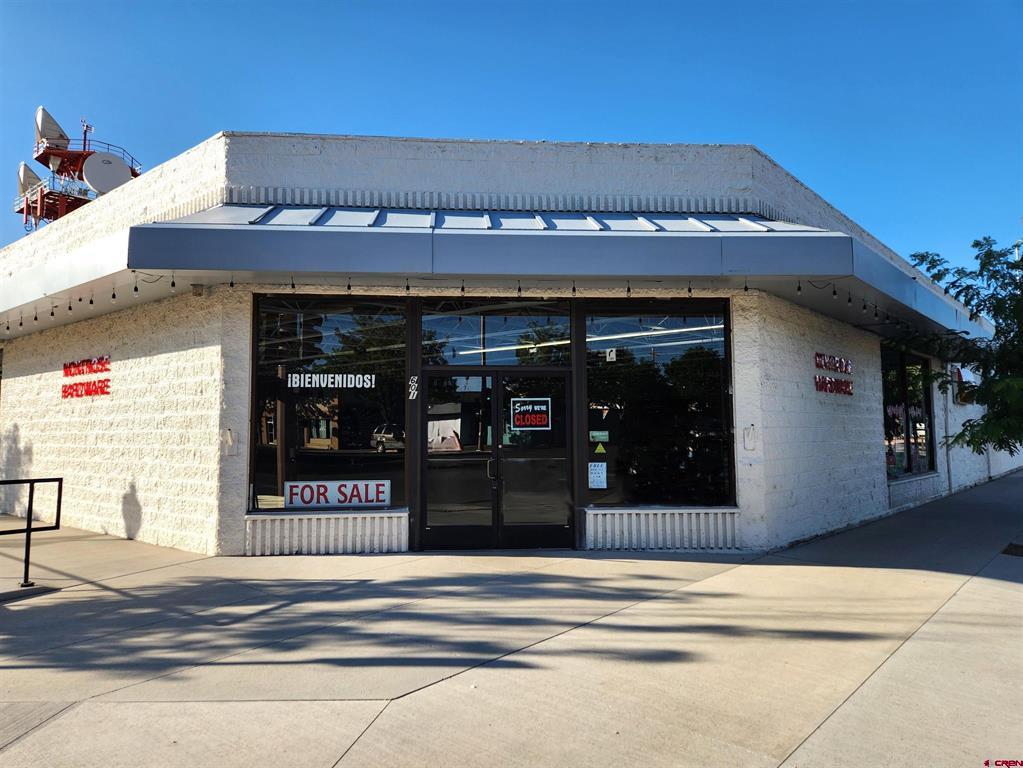601 E Main Street — photo