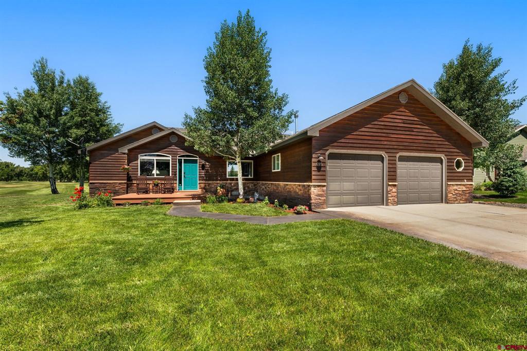 695 Fairway Lane — photo