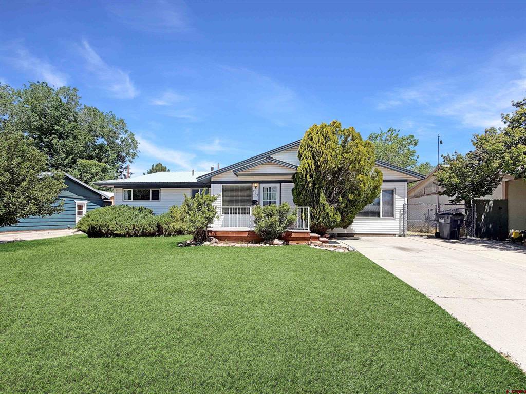 906 Livesay Drive — photo