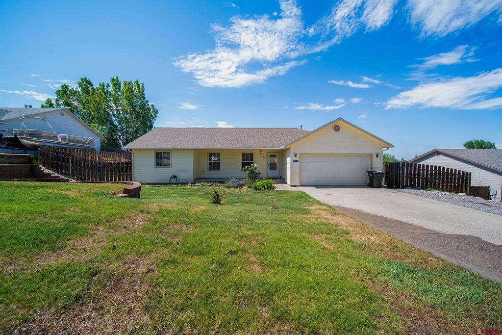 324 Meadows Circle — photo