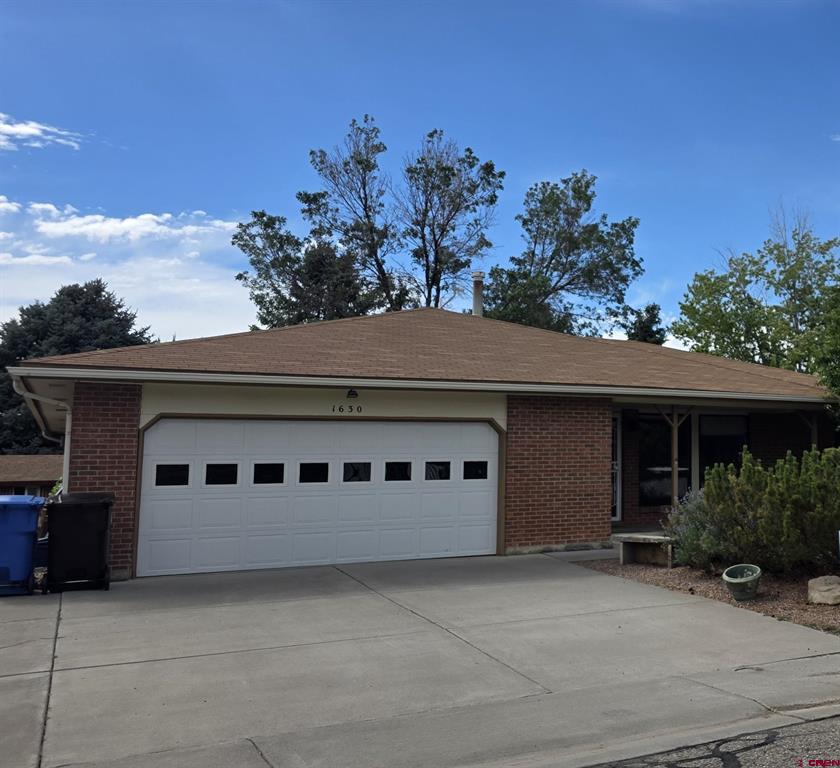 1630 Manchester Drive — photo