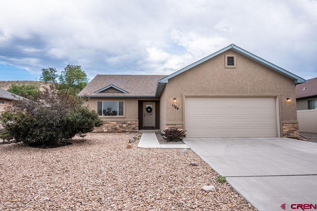 1764 6438 Drive — photo