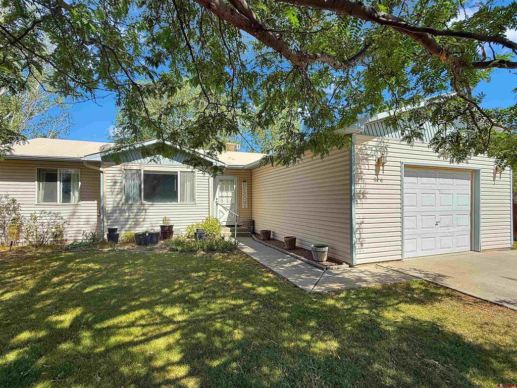 976 Yorkshire Court — photo