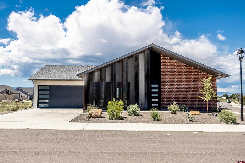 3447 Kestrel Loop — photo