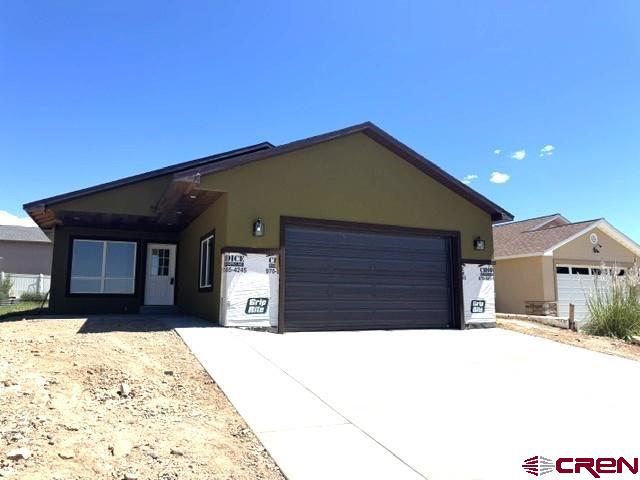 976 Bluffs Blvd — photo