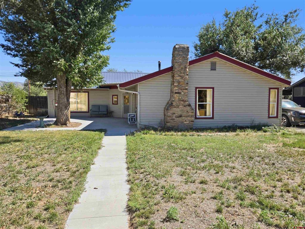 715 Canyon Drive — photo