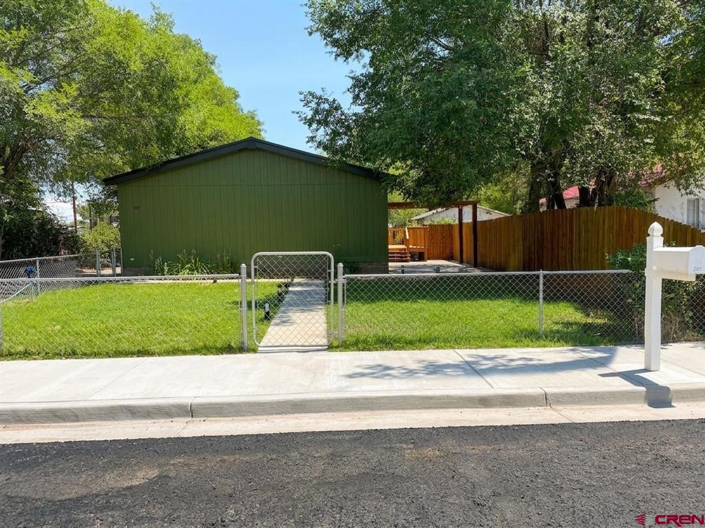 242 Faraday Street — photo