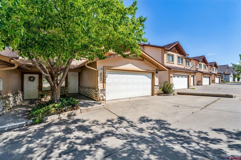 205 Jenkins Ranch Road E — photo