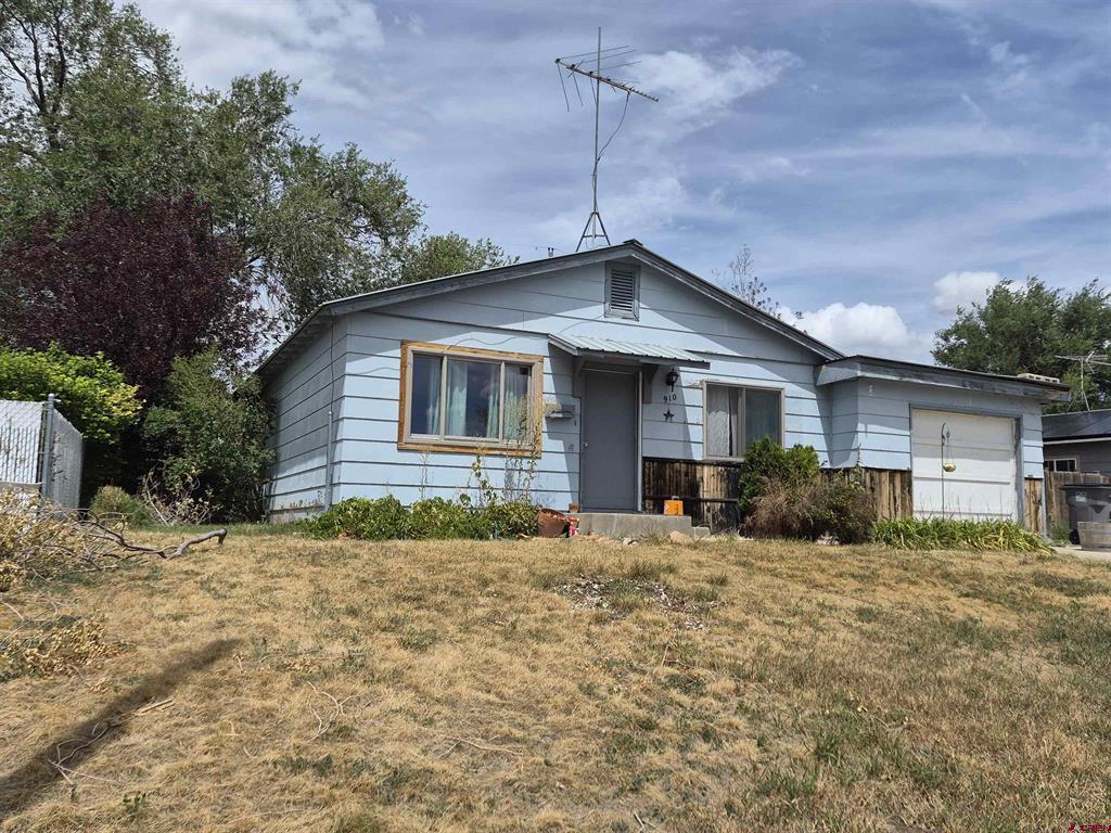 910 Garrison Drive — photo