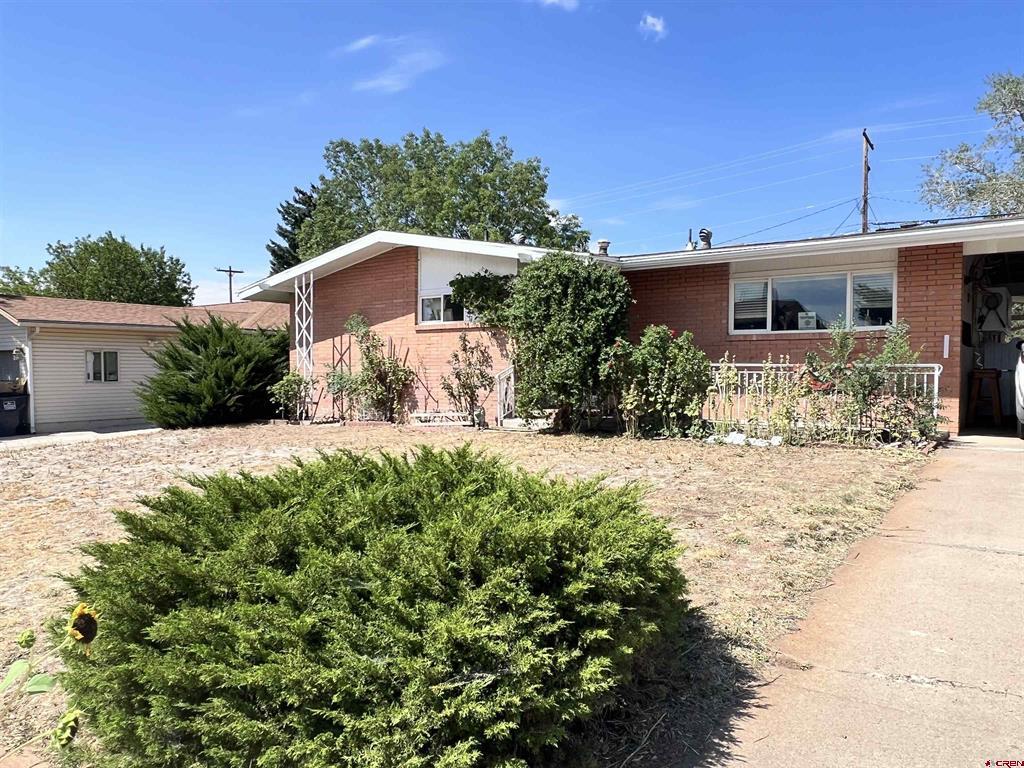 1005 S Cedar Street — photo