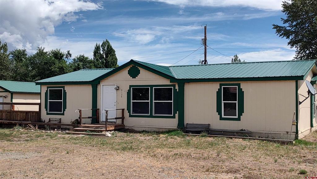 124 Arapahoe Rd. — photo