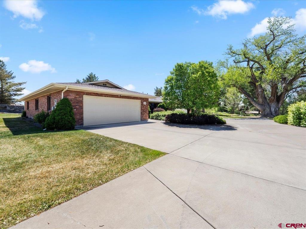 1214 Peppertree Drive — photo