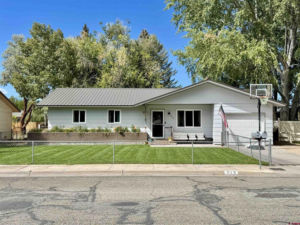 713 Weber Dr. — photo