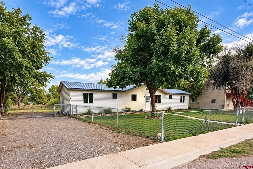 420 S Coffman Lane — photo