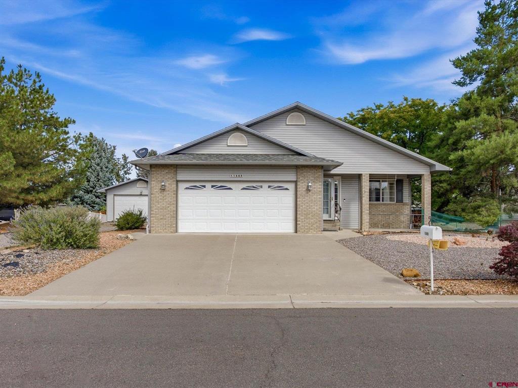 1689 Wetterhorn Street — photo
