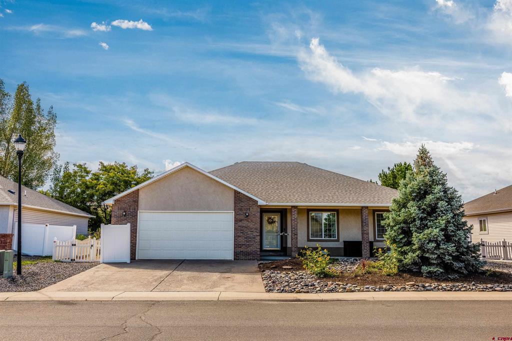 2401 Glen View Drive — photo